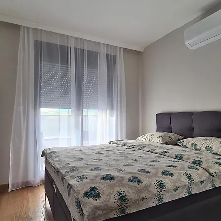 With Garage * פודגוריצה