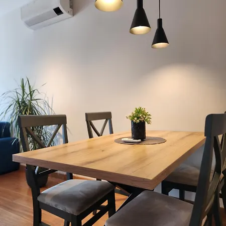 With Garage דירה פודגוריצה