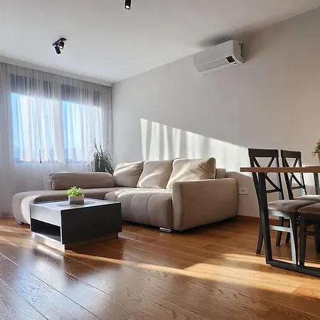 With Garage * Podgoriçe