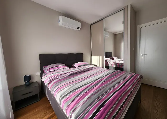 With Garage * Podgoriçe