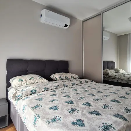 Apartamento With Garage *