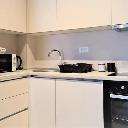 With Garage Апартаменты Подгорица