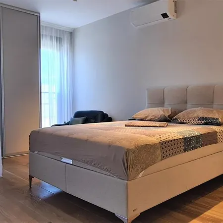 Апартаменты With Garage