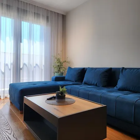 With Garage Апартаменты *