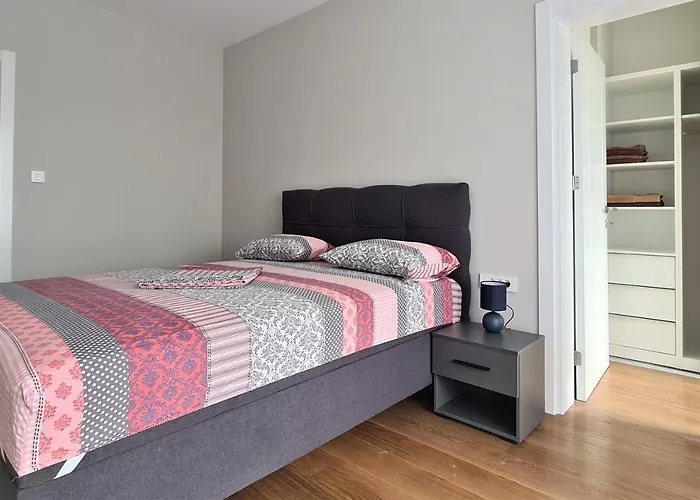 Appartement With Garage Podgorica