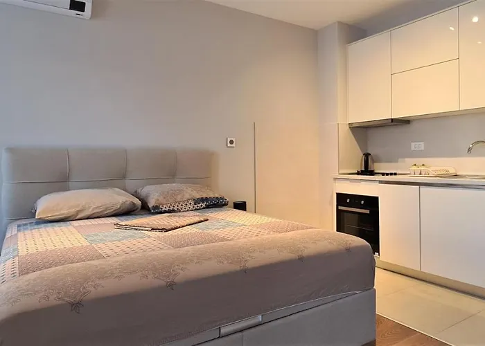 With Garage Appartement